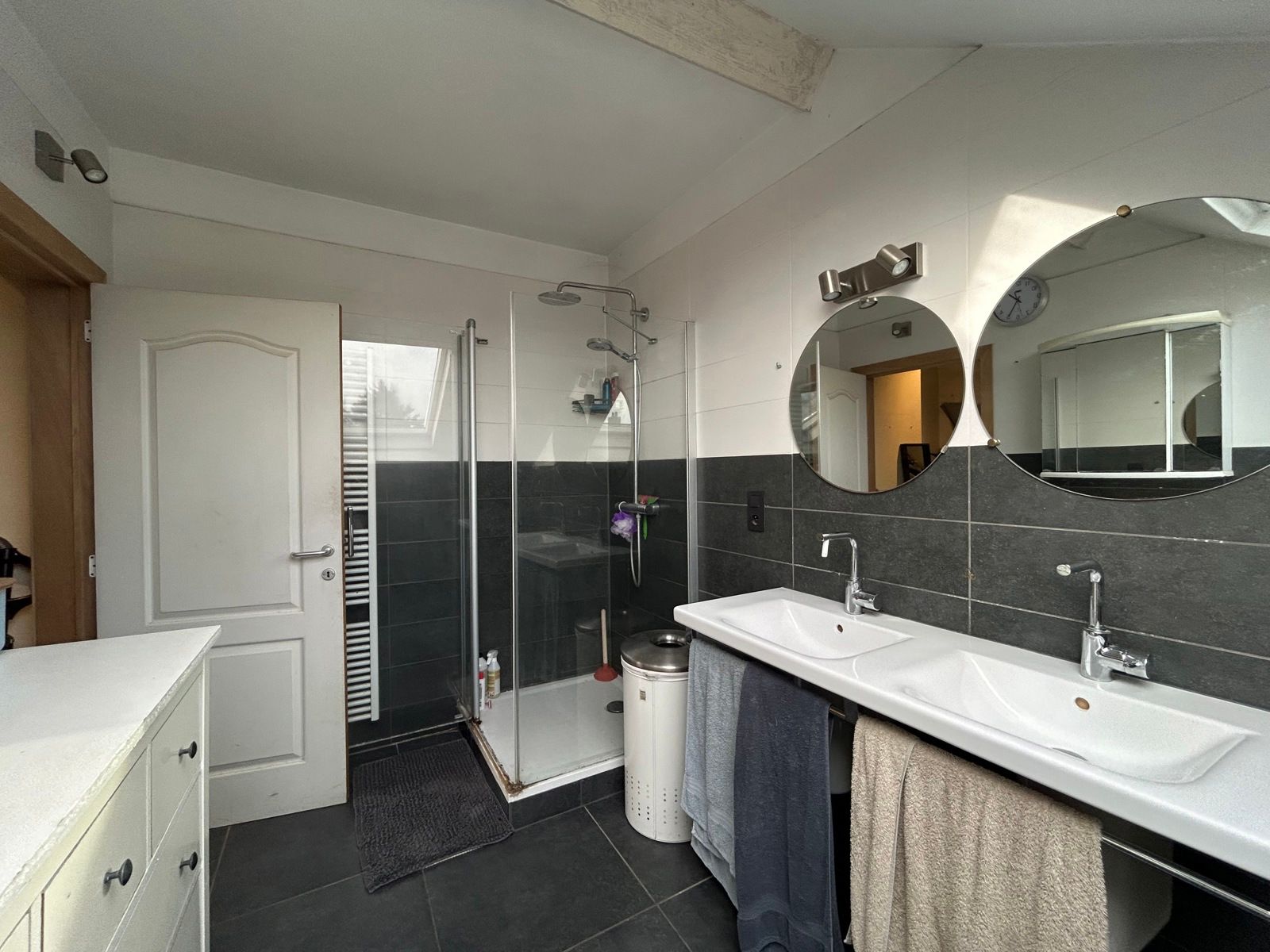 Op te frissen/ te renoveren woning nabij verbindingswegen foto 11