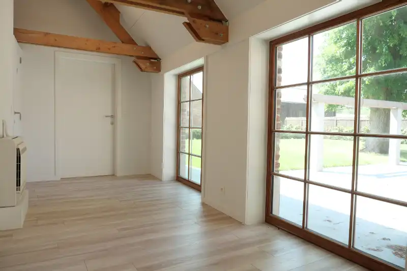 Karaktervol kantoor/praktijkruimte van 132 m² te huur in Waregem foto 9