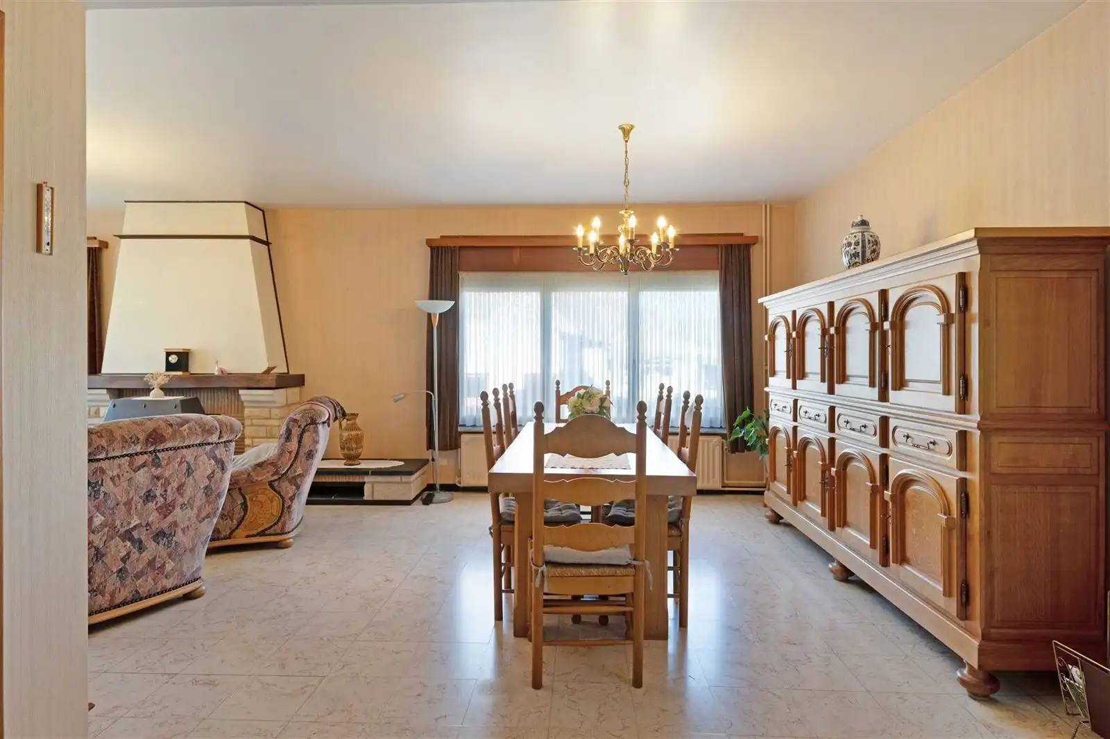 Op te frissen 4 gevelwoning met tuin op 10are92 met prachtig zicht over weilanden foto 7