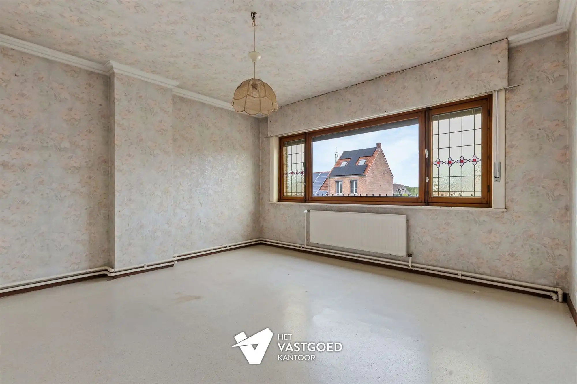 ZEER RUIME, DEELS GERENOVEERDE WONING MET RUIME, ZUIDGERICHTE TUIN foto 16