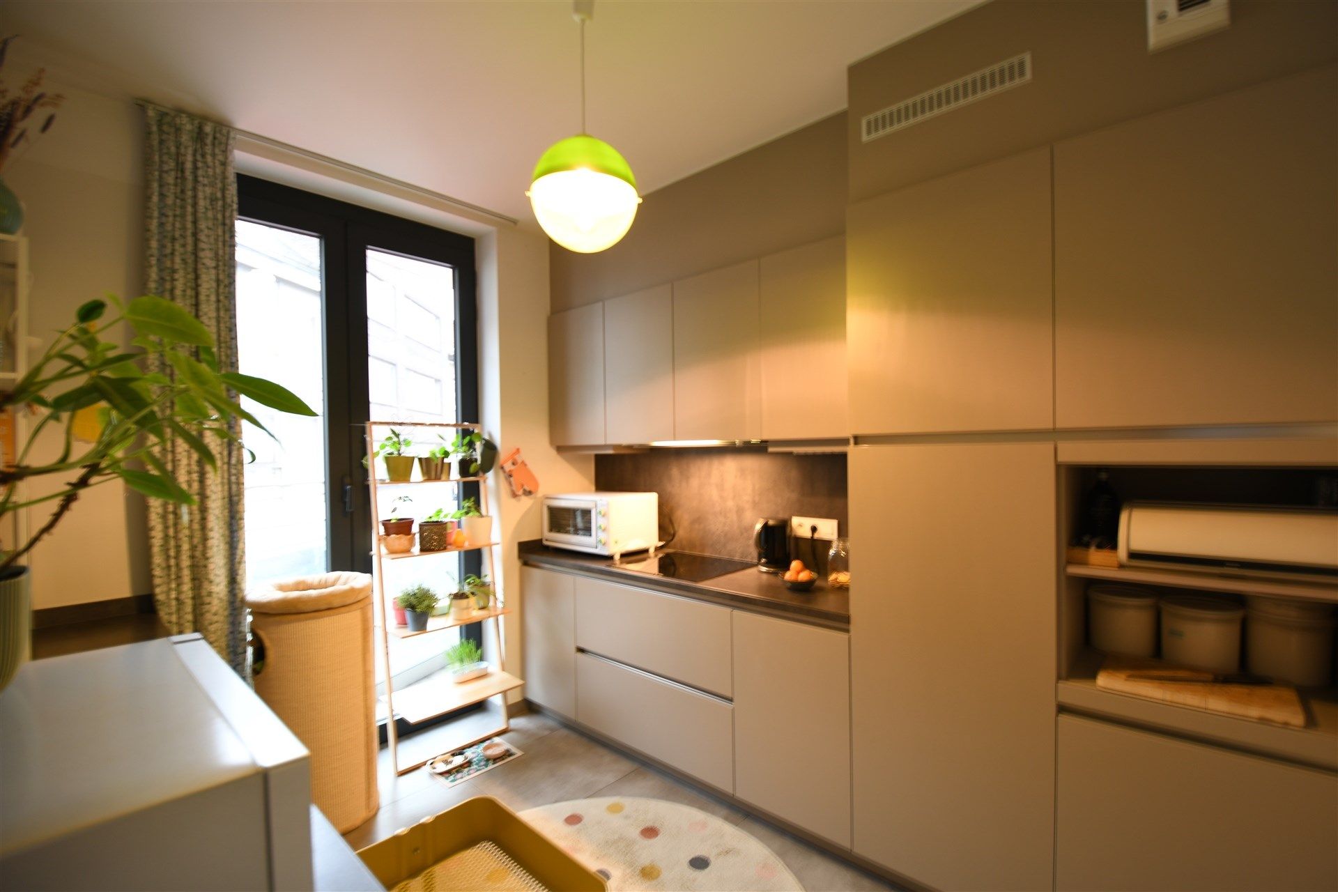 Centraal gelegen appartement met 2 slaapkamers en terras in  foto 4