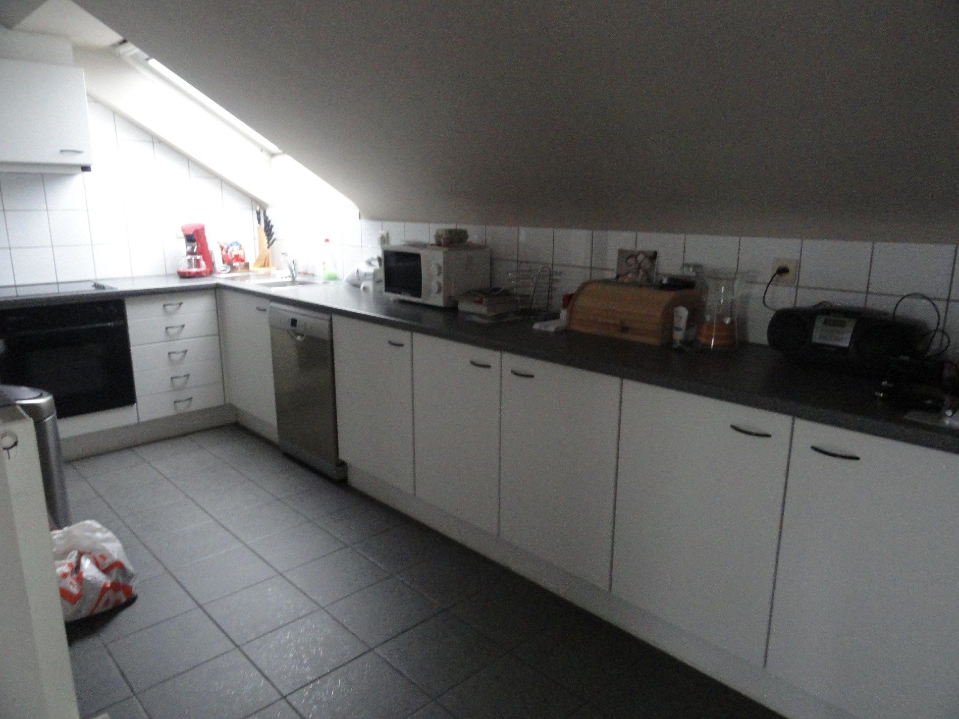 Comfortabel appartement in centrum van Bilzen, 2 slpk, balkon en ondergrondse autostandplaats  foto 7
