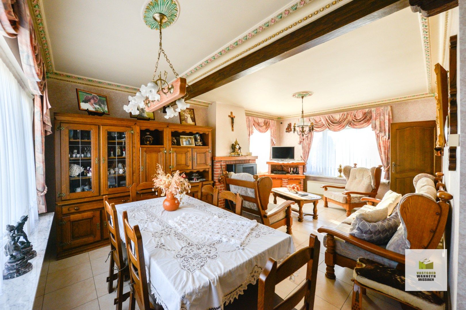 Woning met 4 slaapkamers, garage + bijgebouw +/- 220 m2 (incl verdieping) foto 7