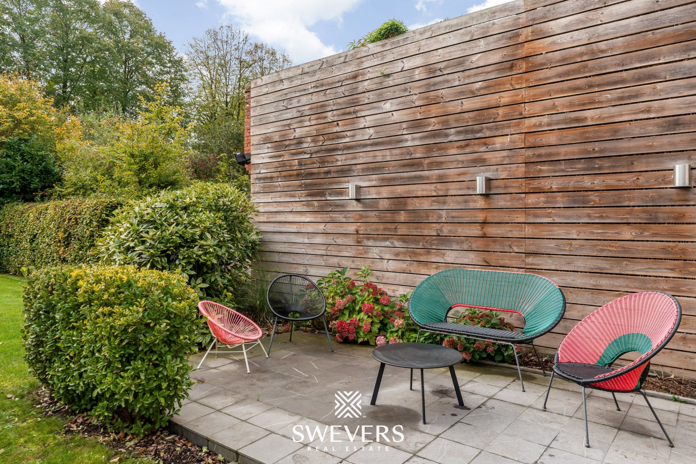 Totaal gerenoveerde karaktervolle woning met zicht op groen foto 28