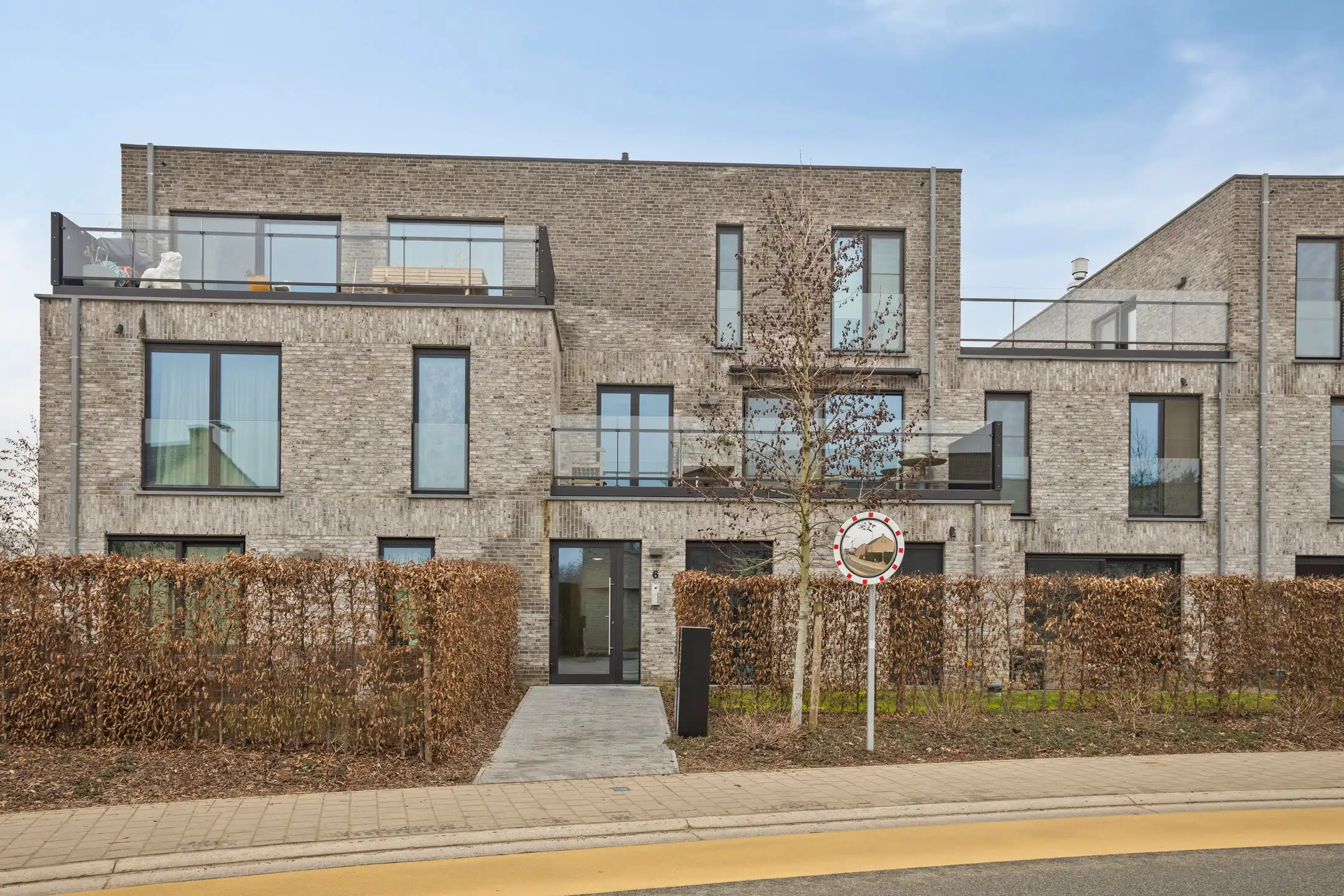 Recent gelijkvloers appartement met parking foto 17