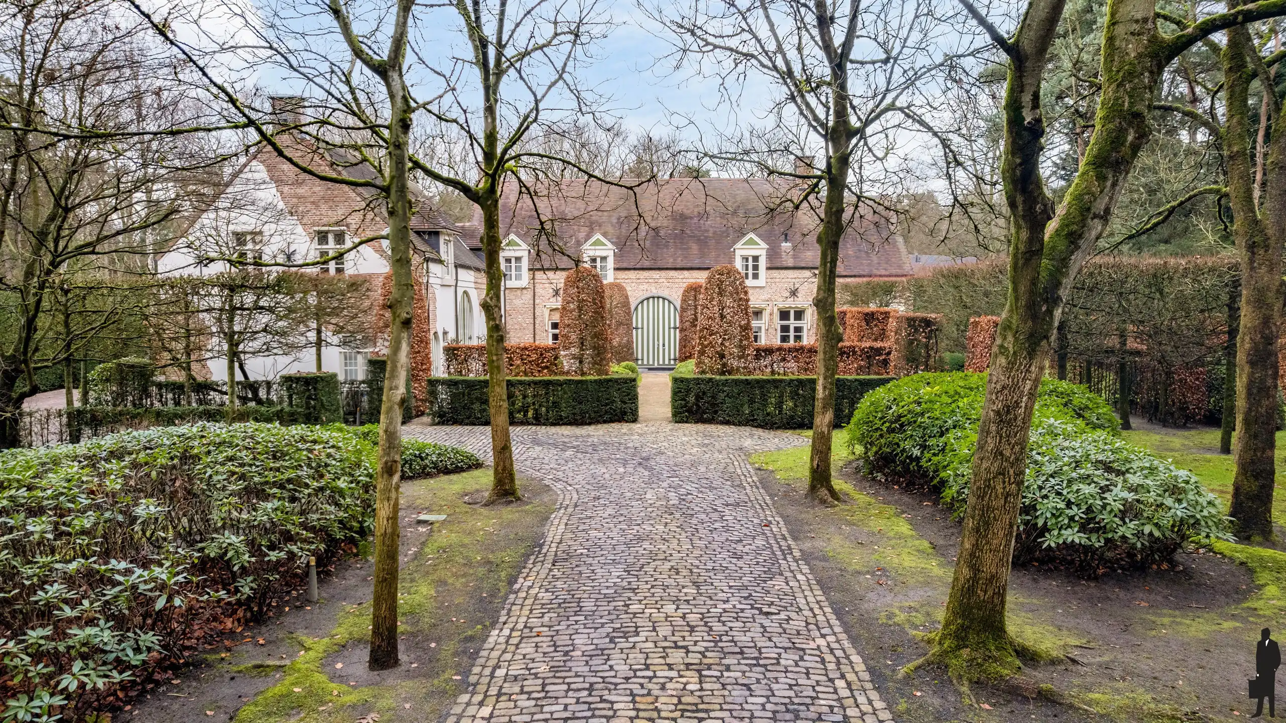 Op absolute toplocatie gelegen villa! foto {{pictureIndex}}