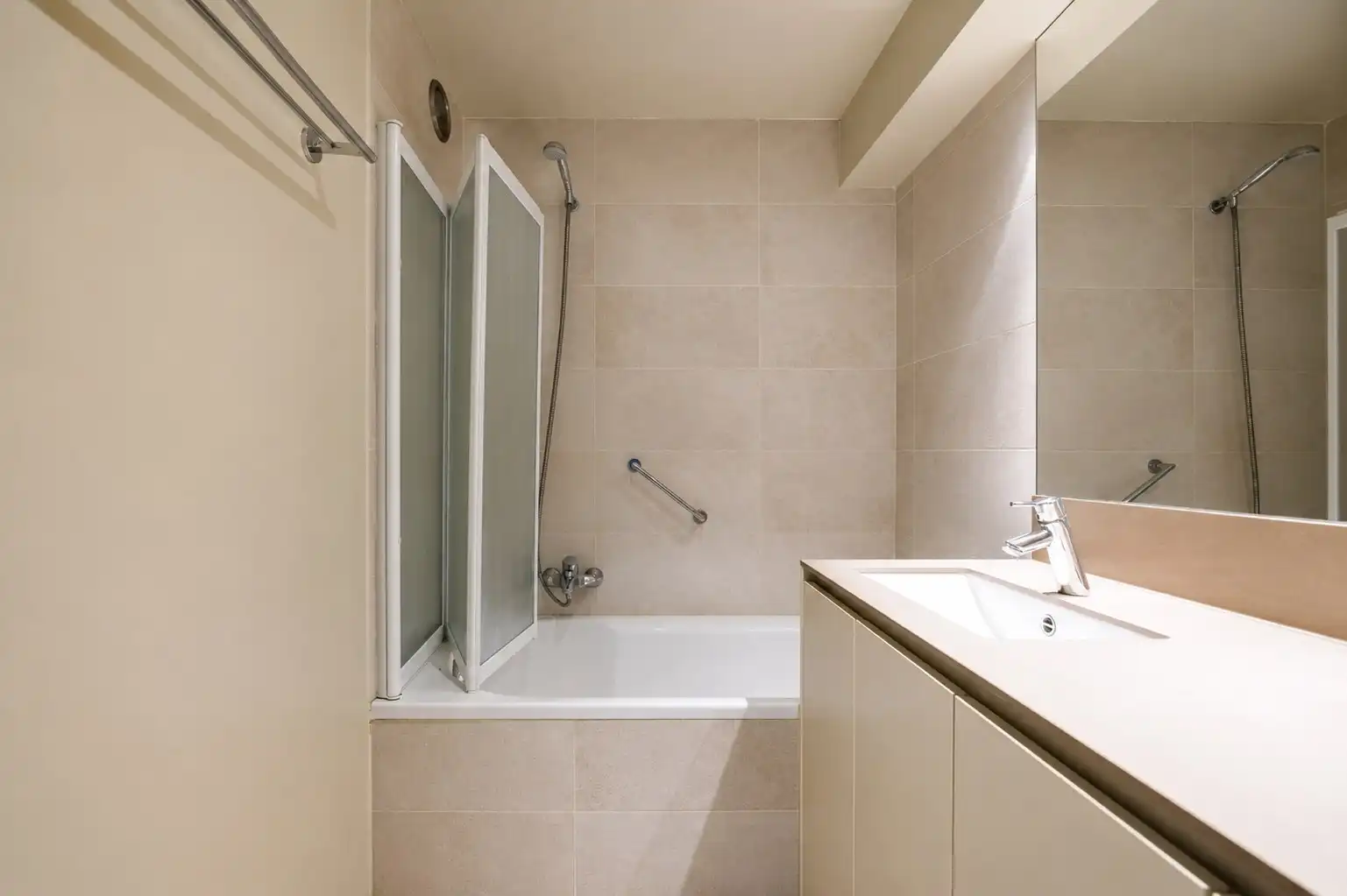 Appartement met frontaal zeezicht. foto 11