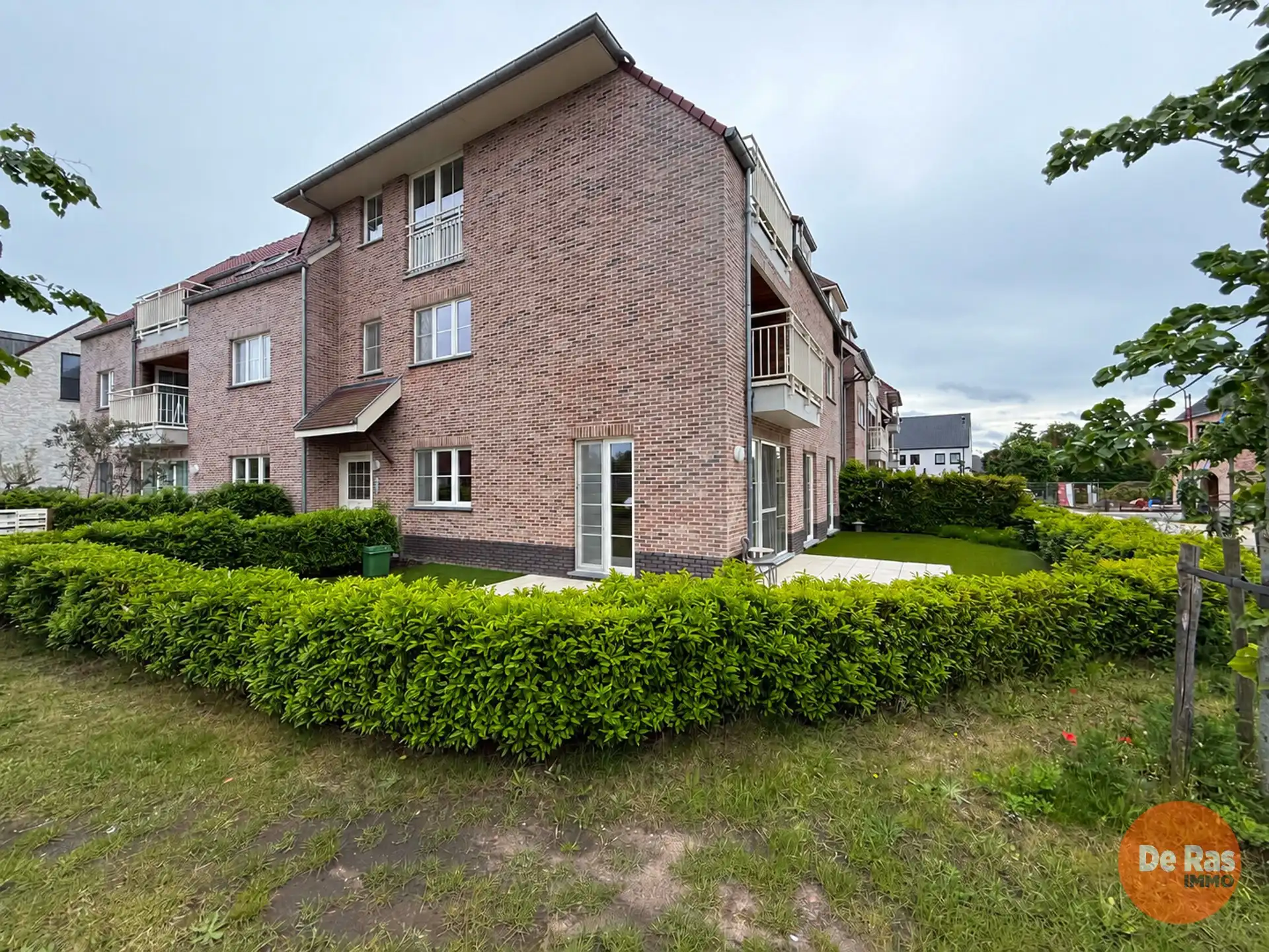 Serskamp - Gelijkvloers appartement met autostaanplaats foto {{pictureIndex}}