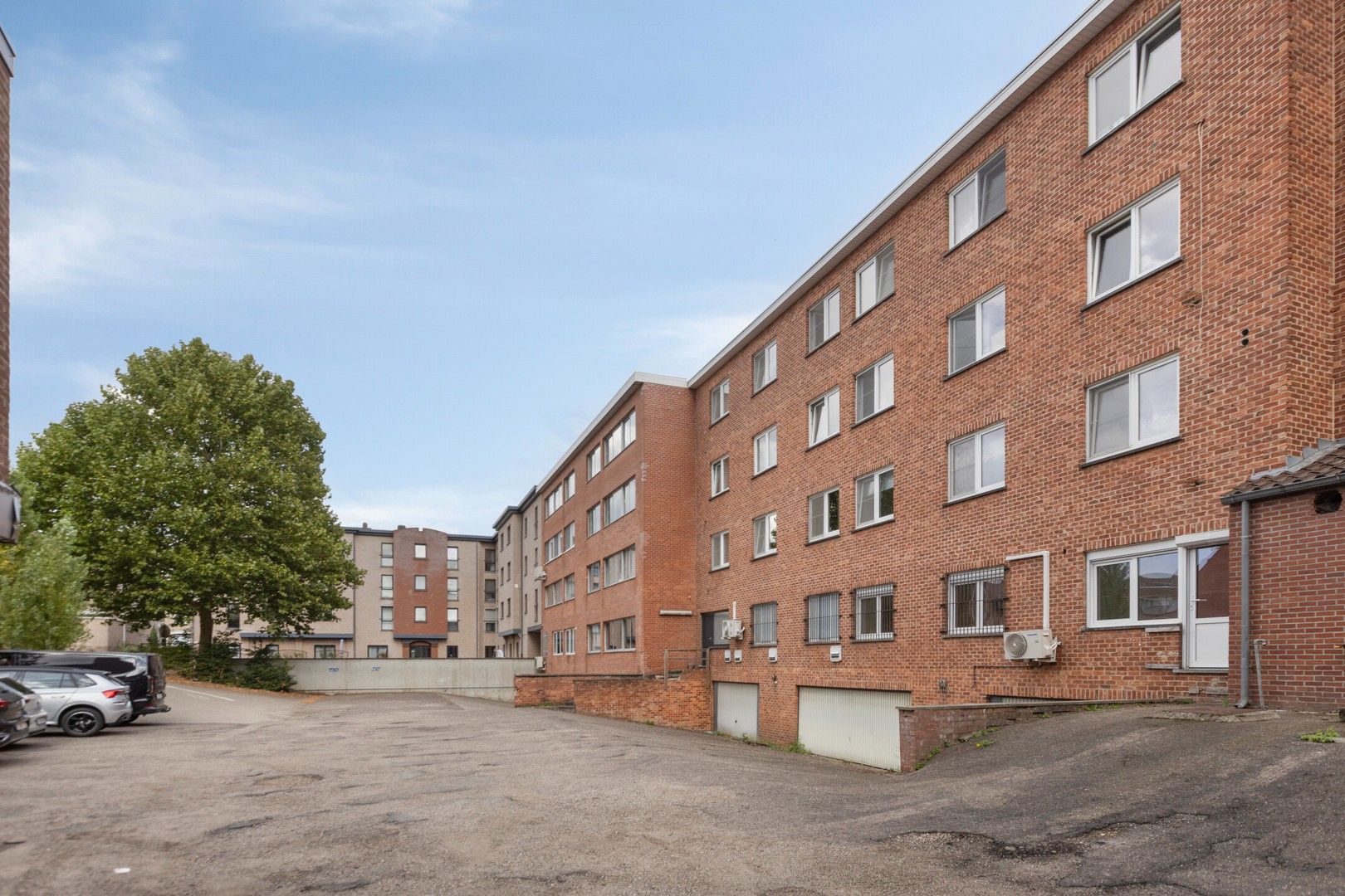 Kantoor- of handelsruimte in hartje Zutendaal foto 11