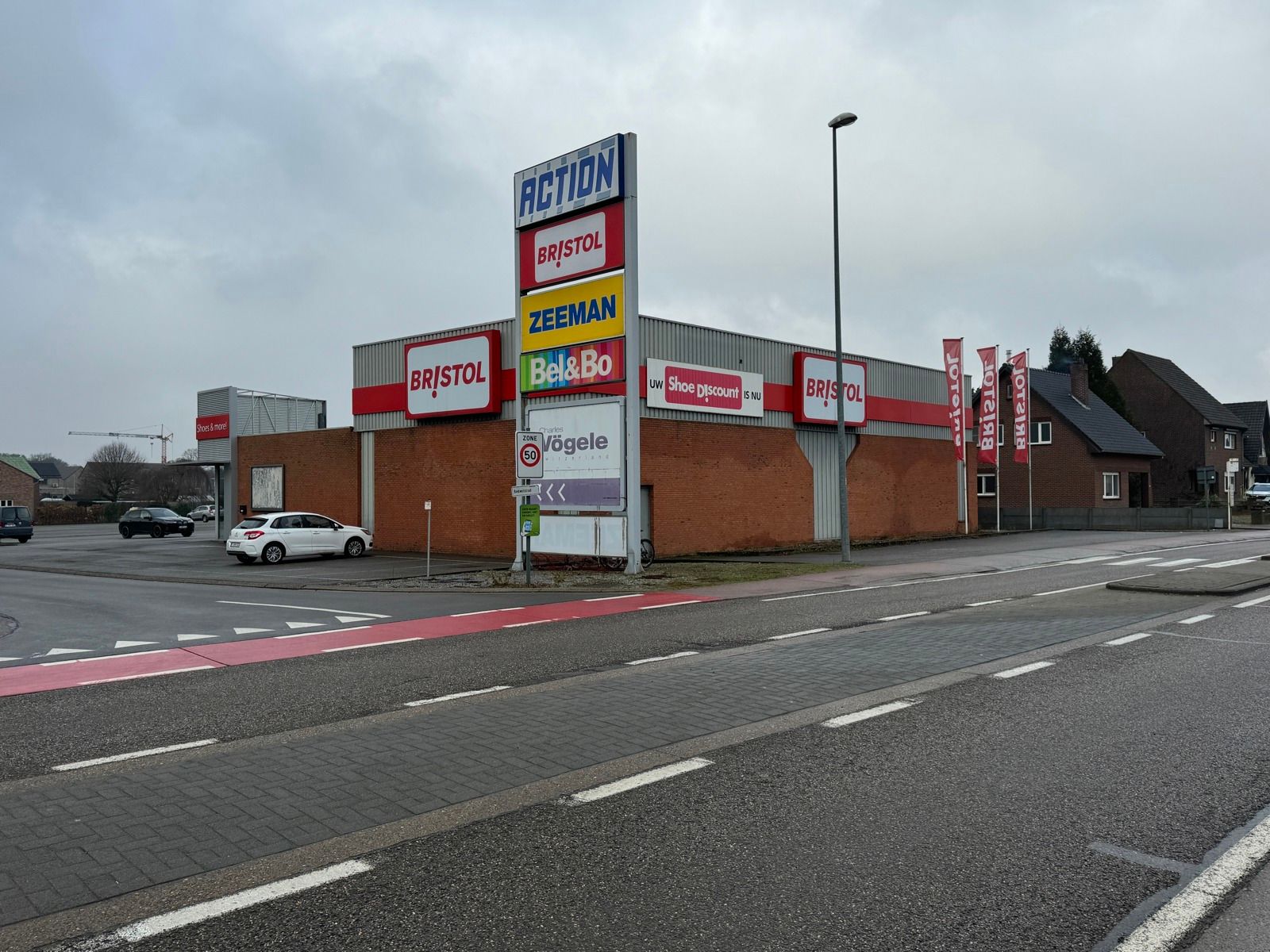 Baanwinkel Oudsbergen te huur foto {{pictureIndex}}