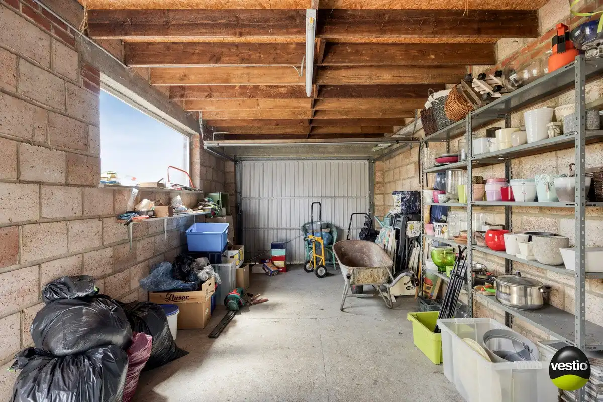 Te renoveren, charmante half open bebouwing met garage in de Banneuxwijk foto 24