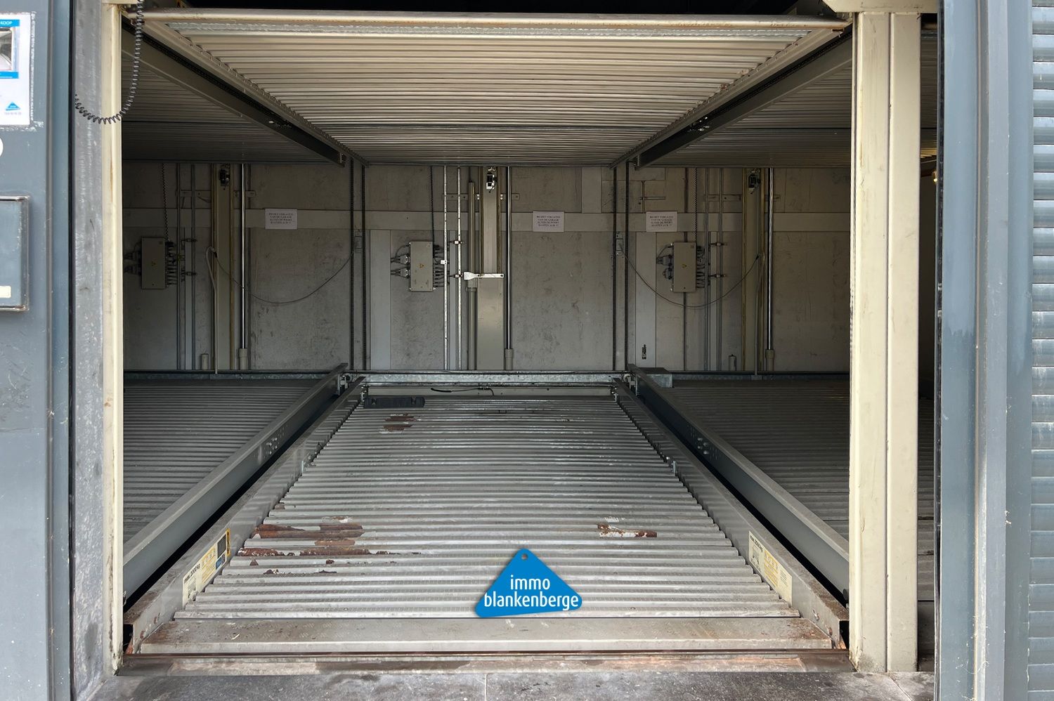 Staanplaats In Parklift Nabij De Grote Markt In Blankenberge foto 4