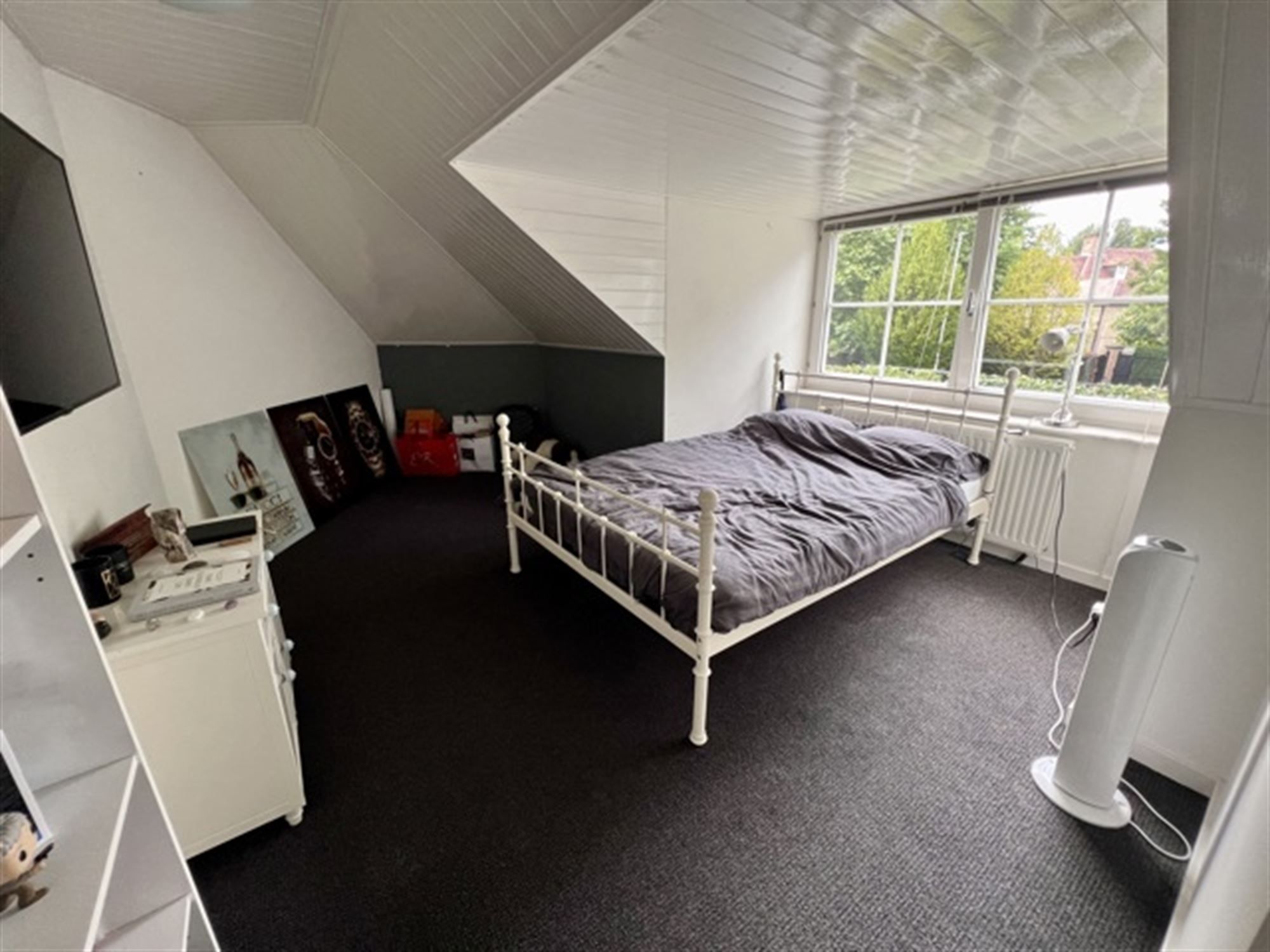 Villa met binnen en buitenzwembad foto 30