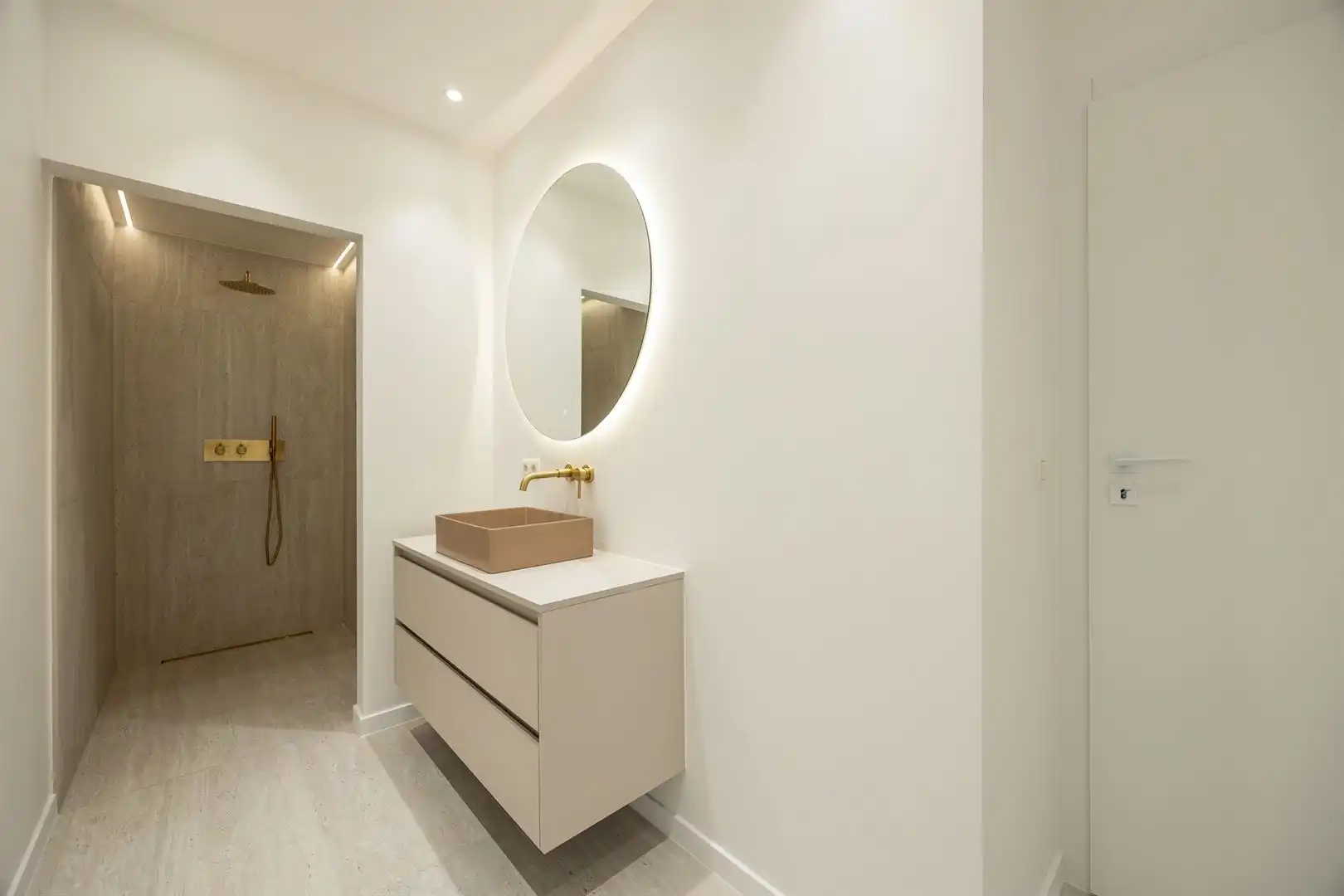 Top-gerenoveerd gelijkvloers appartement in Ekeren-Donk foto 10