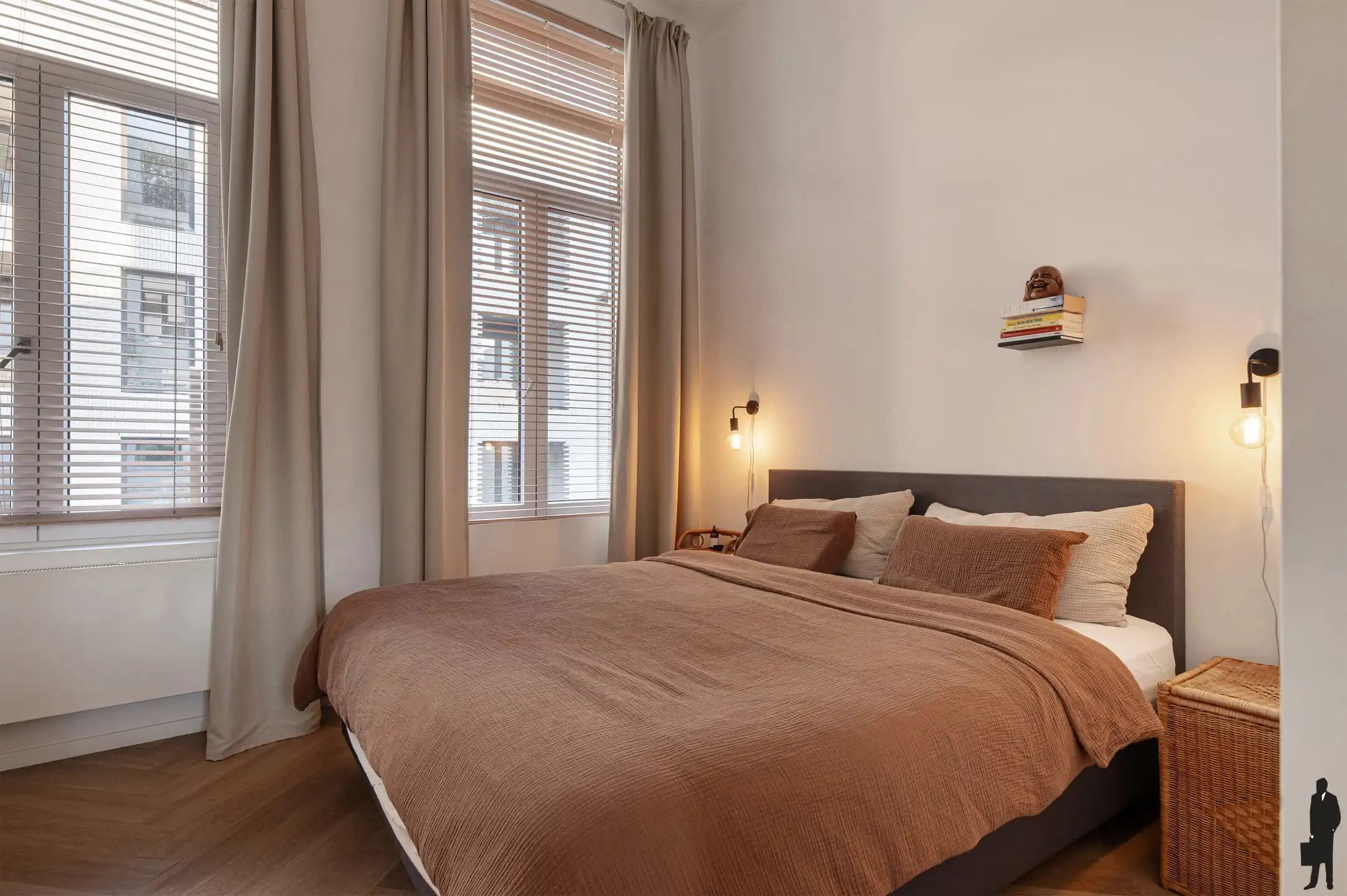 Lichtrijk appartement met hoge plafonds en terras foto 11