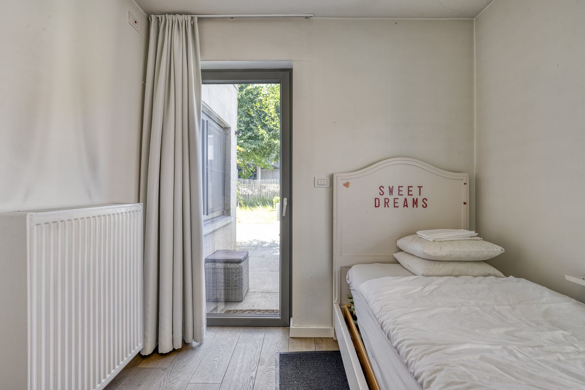 Uniek pand met appartement en 3 studentenkamers in Sint-Michiels foto 9