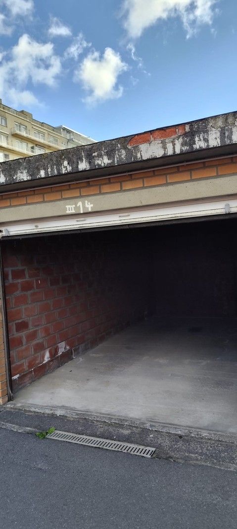 Zeer centraal gelegen afgesloten garagebox foto 11