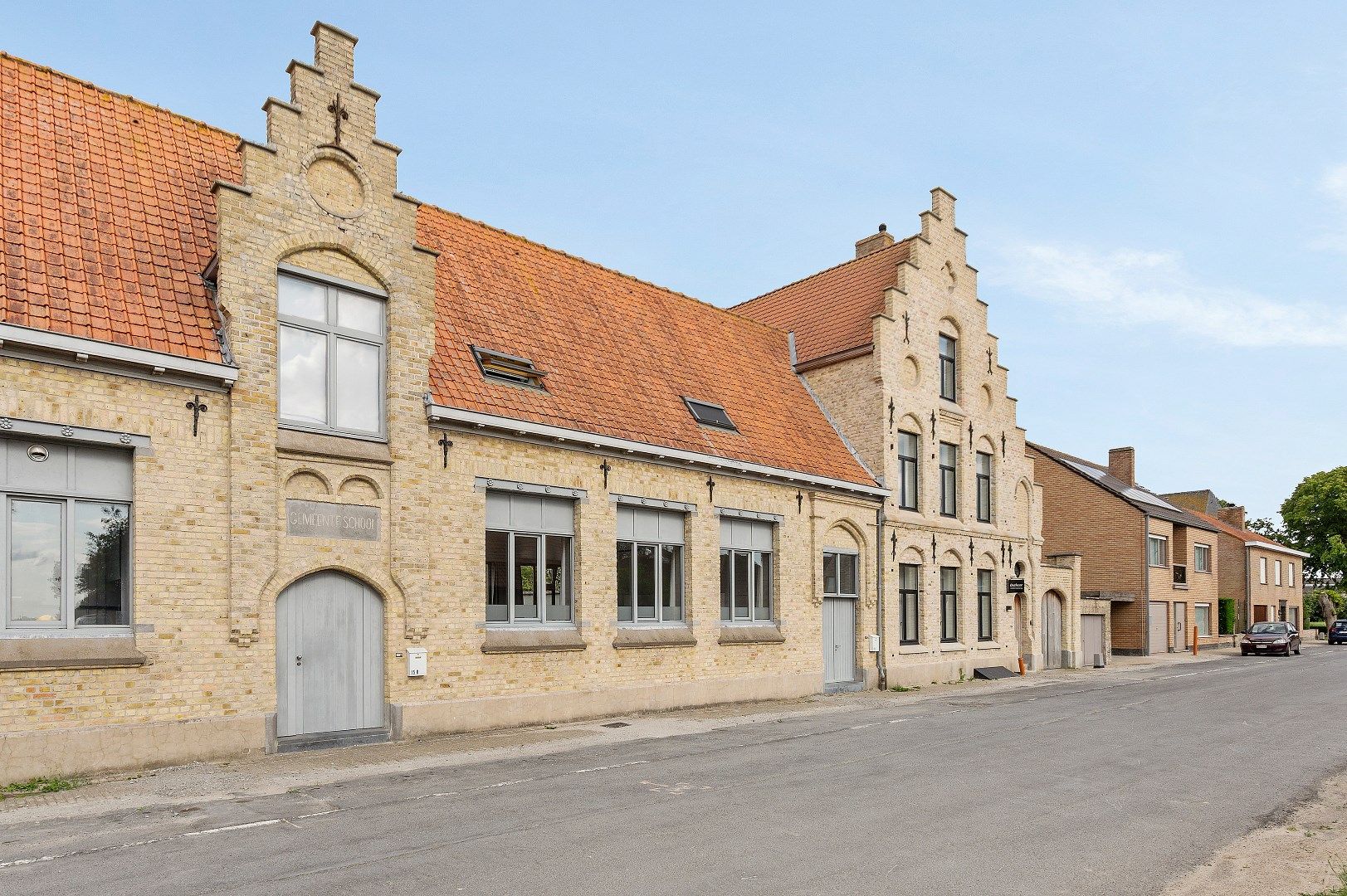 Smaakvol gerenoveerde woning met 3 slaapkamers en tuin. foto {{pictureIndex}}