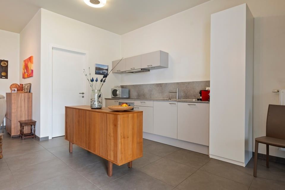 KNAP INSTAPKLAAR APPARTEMENT MET STAANPLAATS IN HET CENTRUM VAN HASSELT foto 11