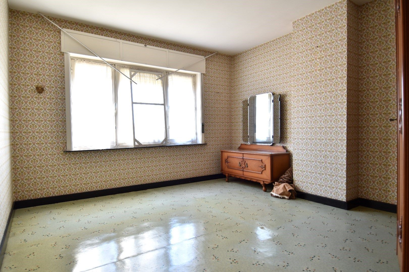 Kloeke woning op 1090 m² met veel potentieel te koop in Kuurne foto 8