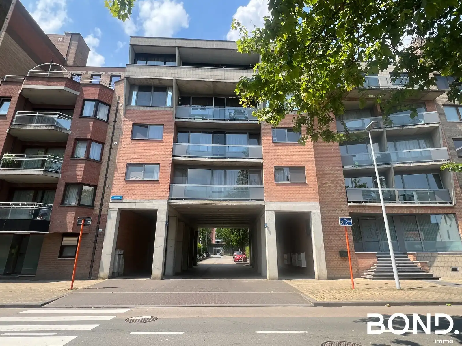 Gemeubeld appartement met 1 slaapkamer te huur in centrum Leuven foto {{pictureIndex}}