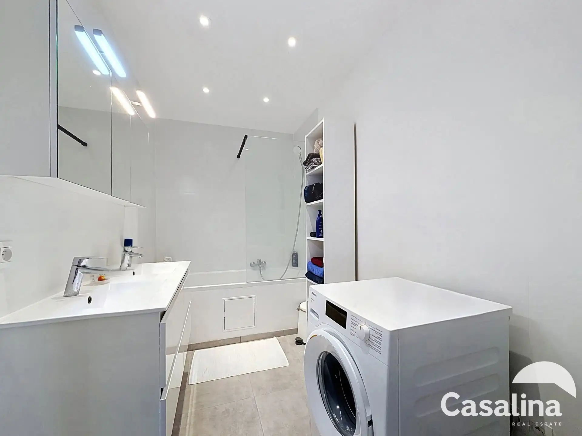 Appartement twee slaapkamers met garage foto 7