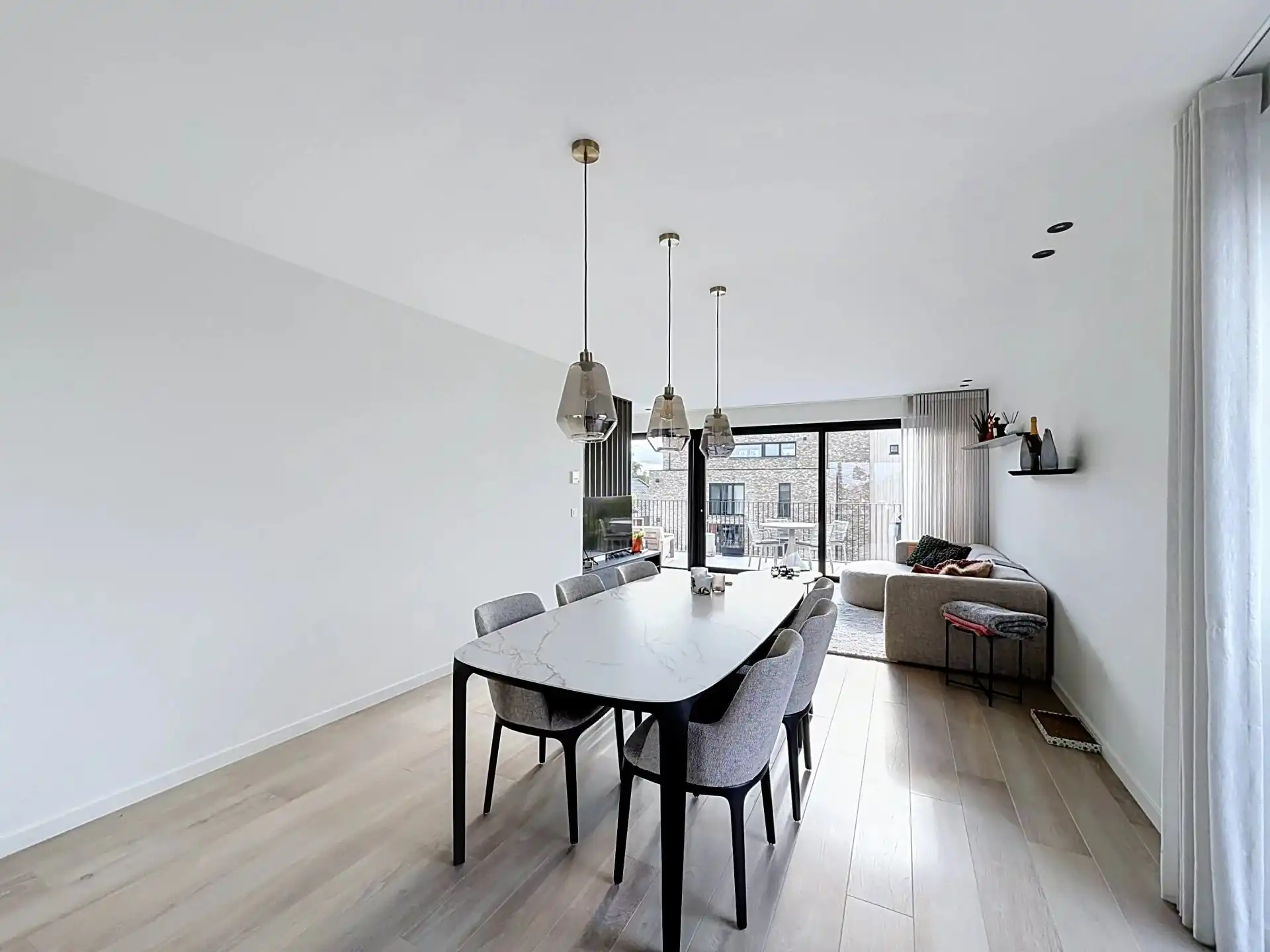 LUXUEUS APPARTEMENT OP DE BOVENSTE VERDIEPING IN HARTJE LOMMEL foto 4