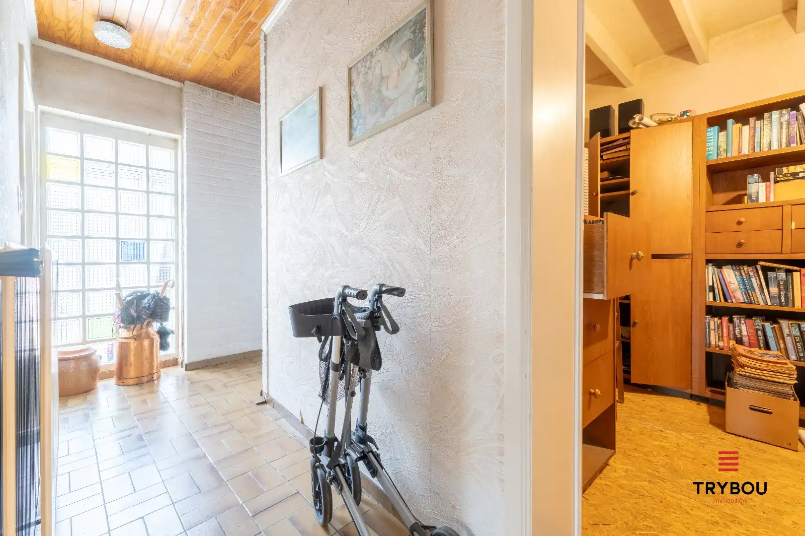 Ruime woning met winkelruimte, loods (optioneel) en garage  foto 2