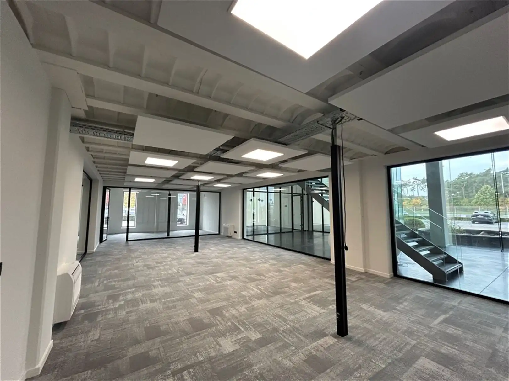 Kantoorgebouw foto 7