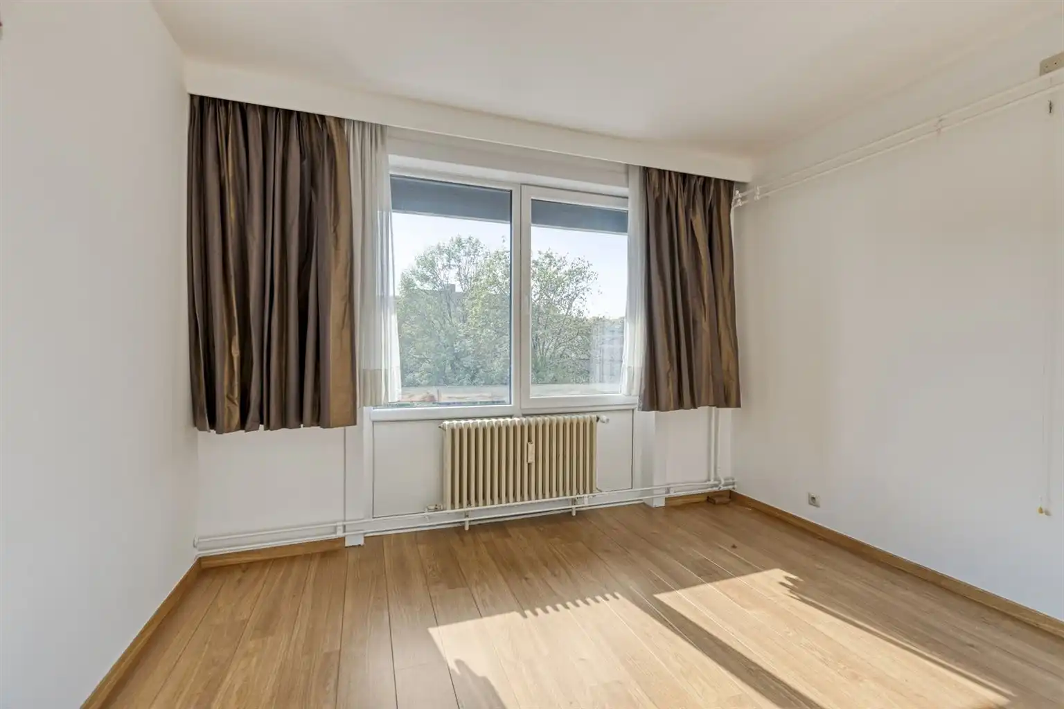 Prachtig ruim appartement met 3 slaapkamers en autostaanplaats gelegen in het hart van Maaseik.  foto 11