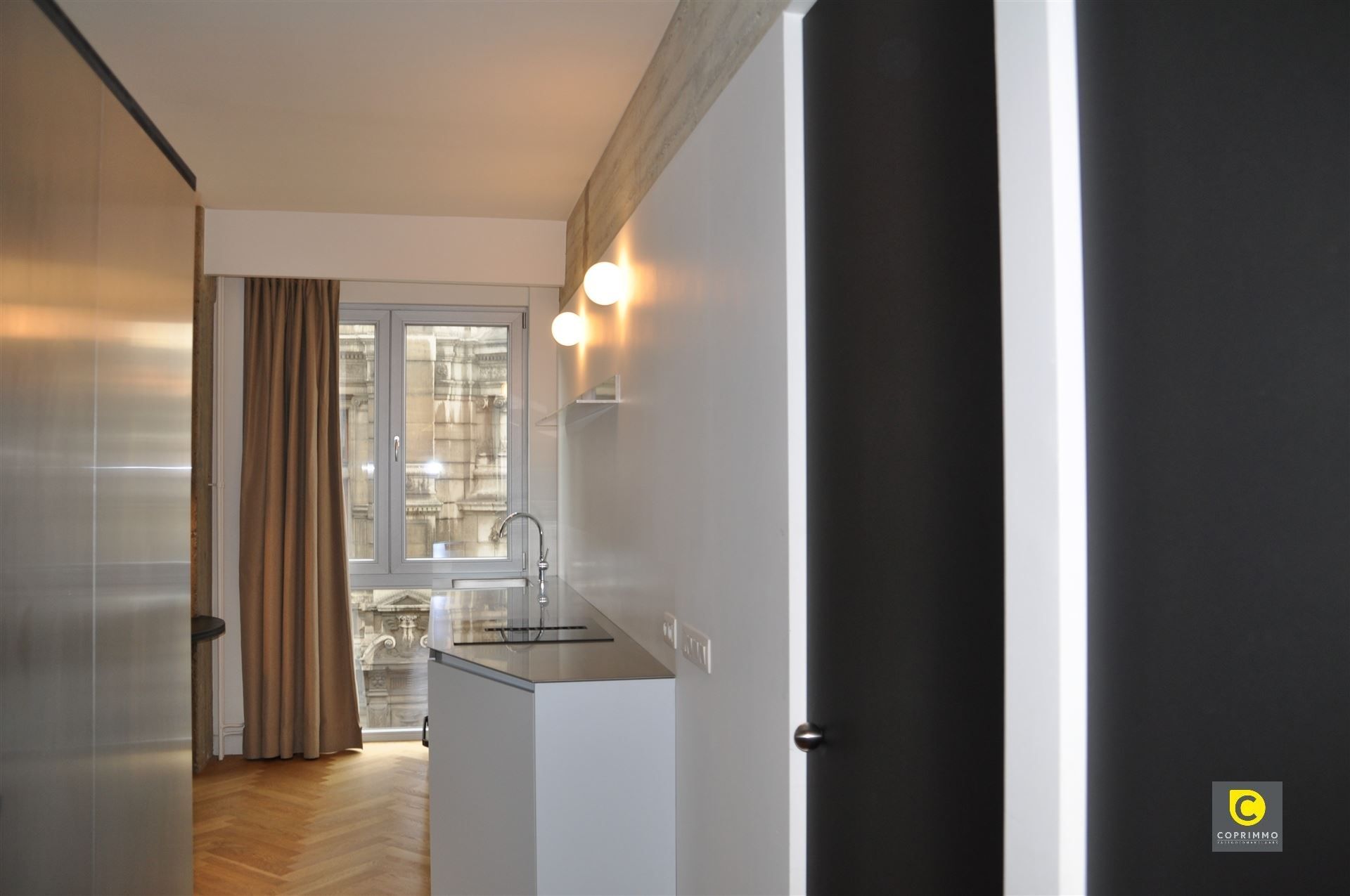 Gemeubelde designstudio op topligging aan het Mechelsplein foto 11