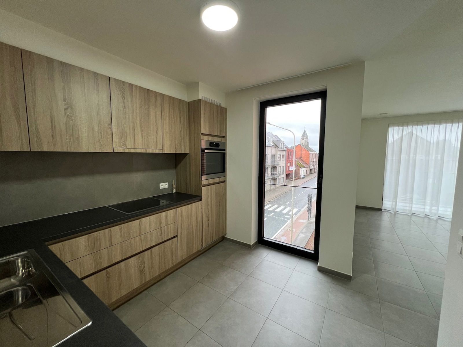 Recent dakapp met 2slpk, terras en parking foto 10