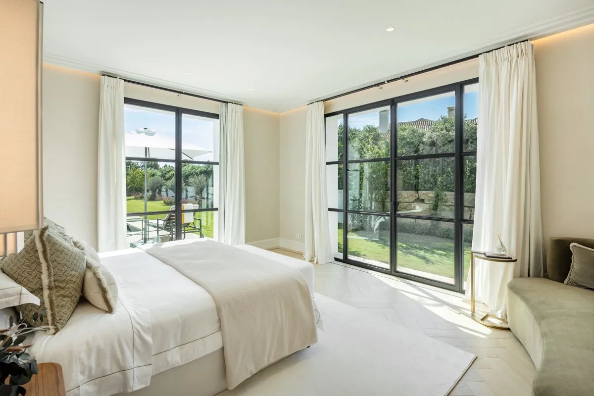 Exclusieve villa in Marbella: tijdloze elegantie en ongeëvenaarde luxe foto 8