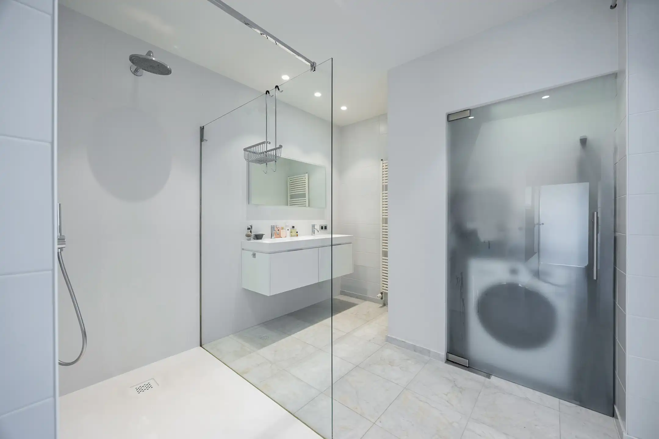 ANTWERPEN-KAAIEN - Frontaal zicht op de Schelde foto 8