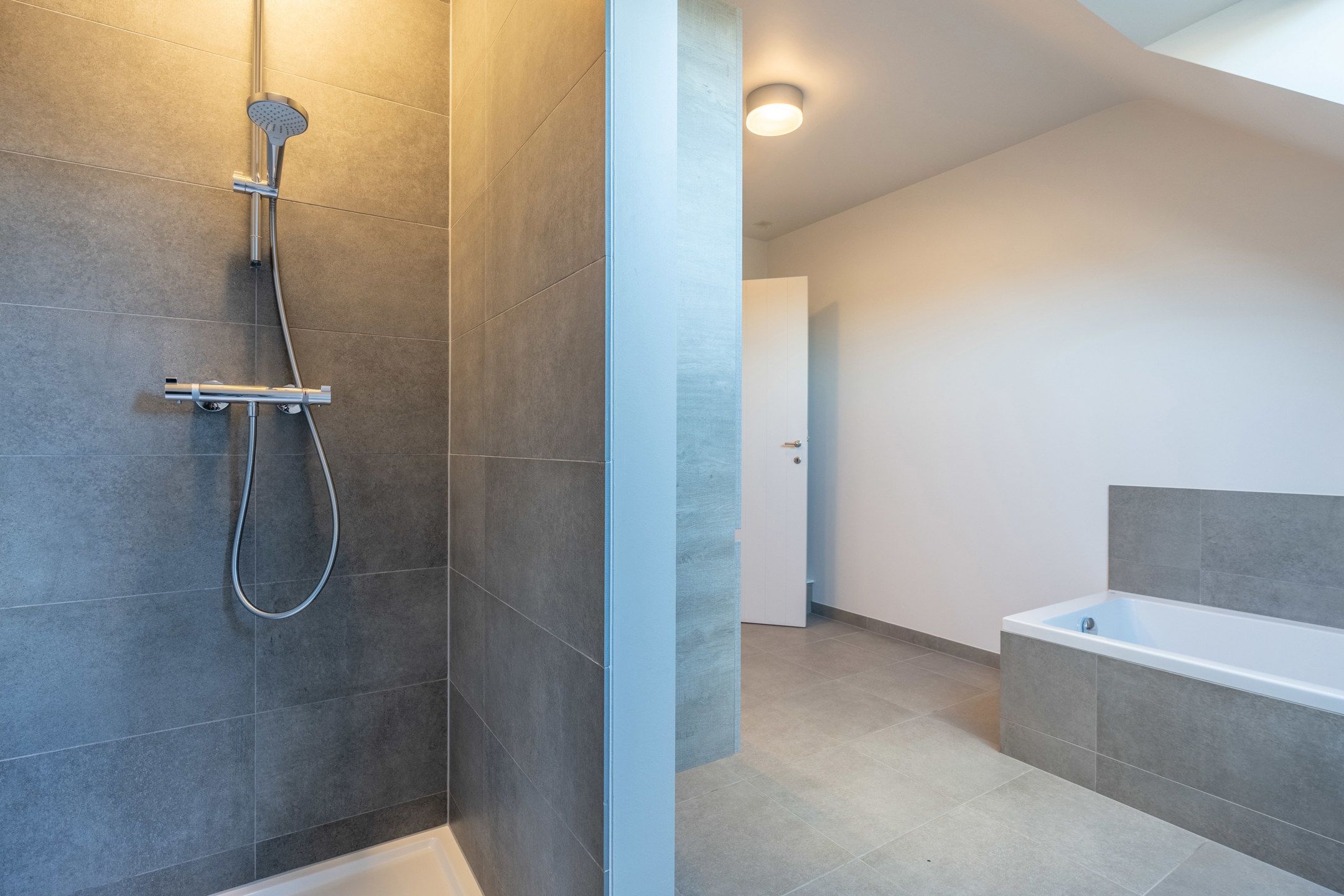 Recente woning met 3 slaapkamers en garage op ideale locatie foto 13