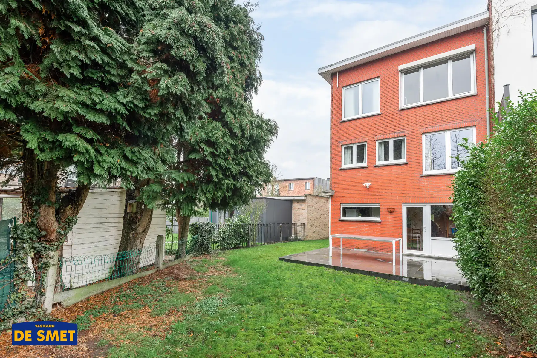 Halfopen bebouwing op toplocatie in rustige buurt foto 3