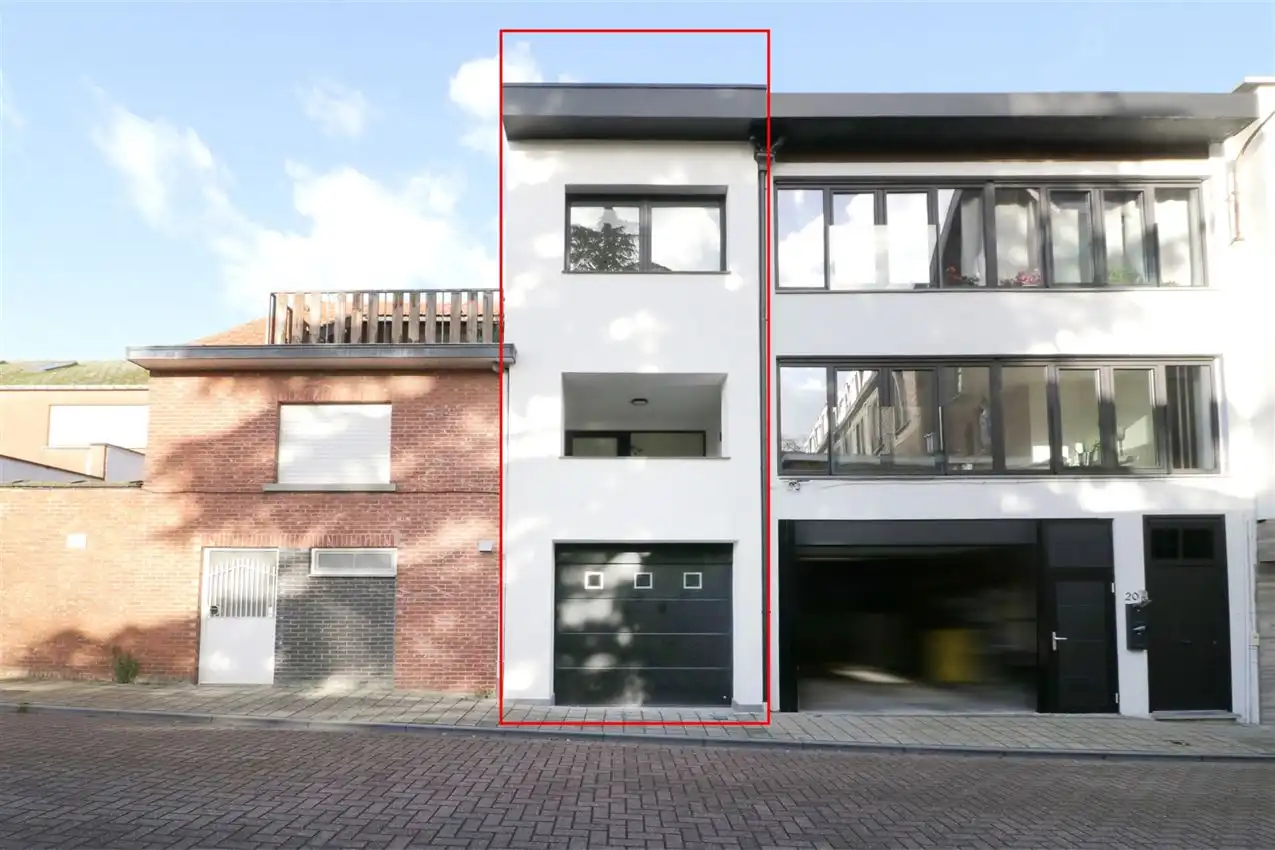 gerenoveerd, energiezuinig, inpandig Zgericht terras en garage foto {{pictureIndex}}