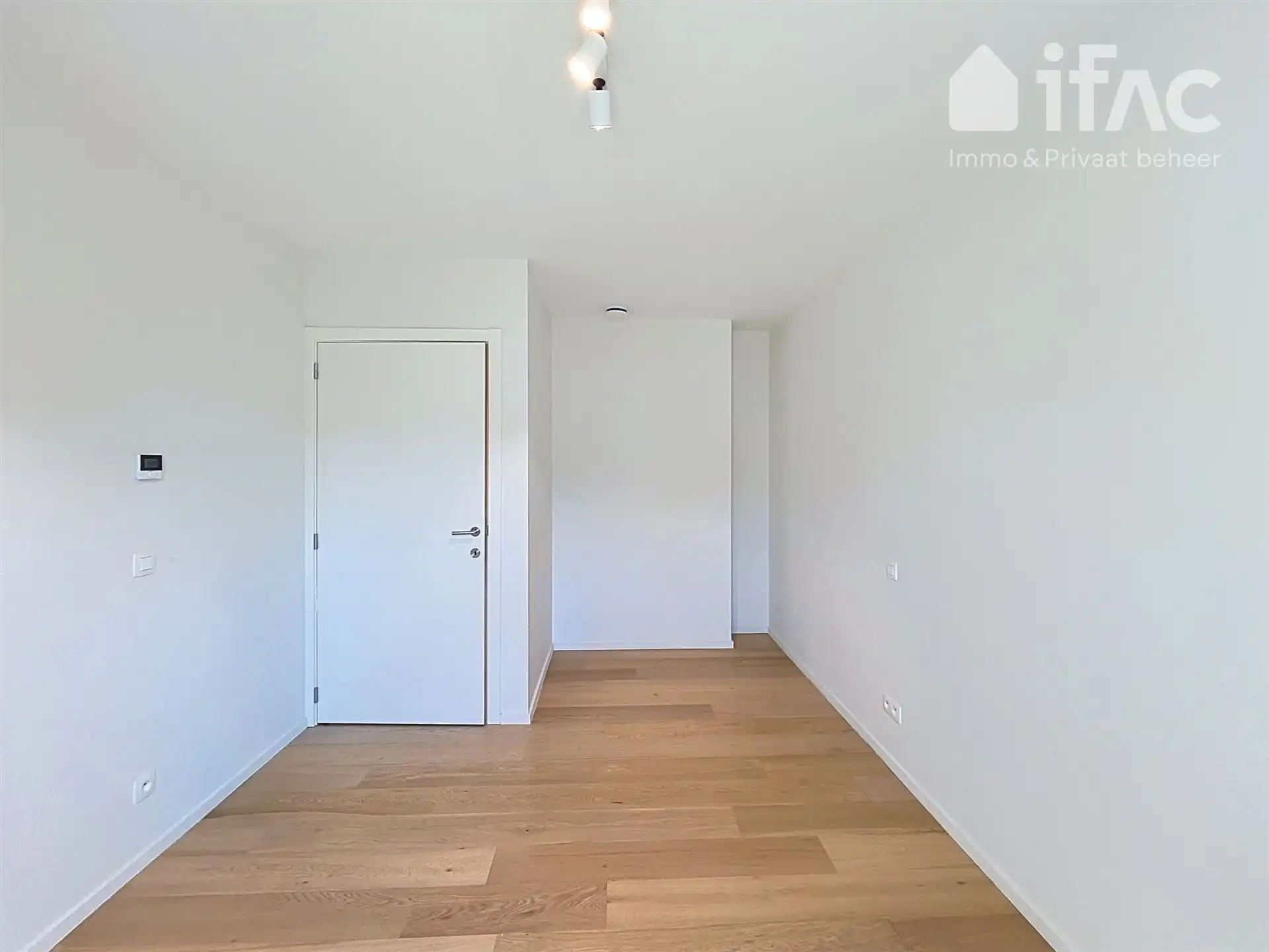 Uitstekend afgewerkt 2 slaapkamer appartement met mooi zicht foto 24