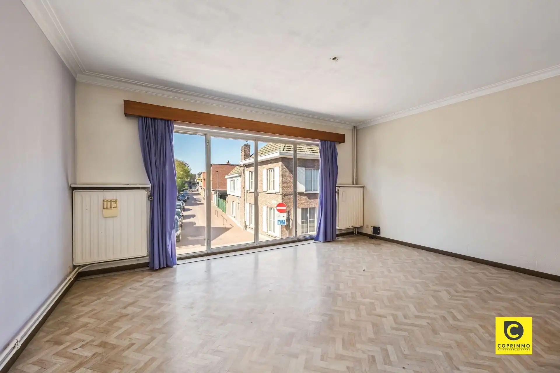 Ruime multifunctionele woning met parking foto 2