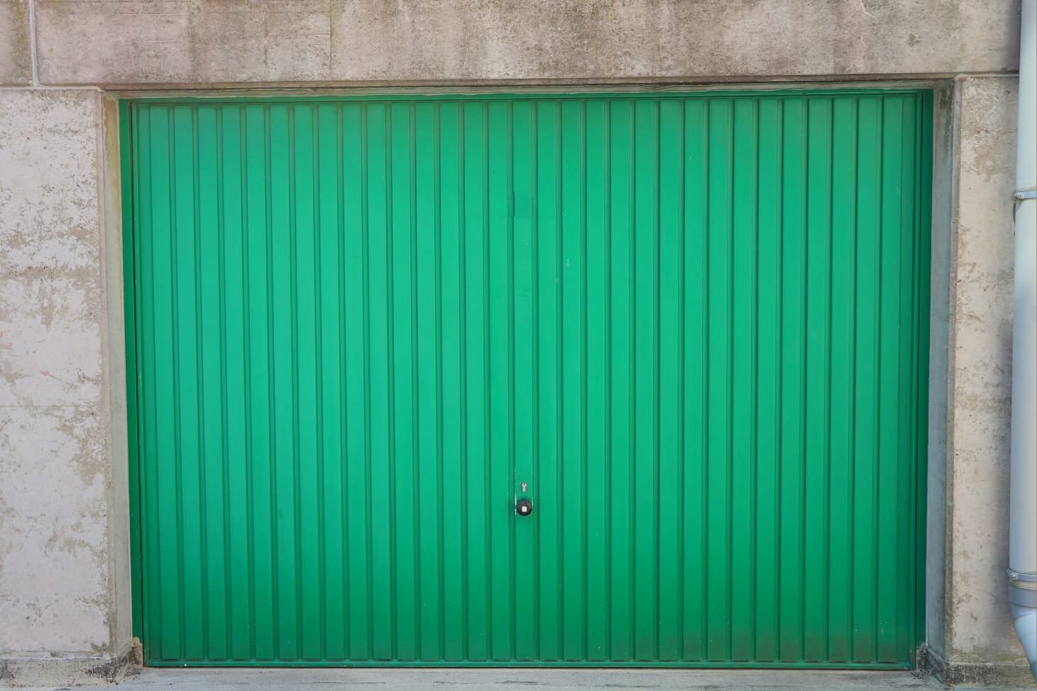 Te koop – 3 garageboxen in Genk centrum foto 5