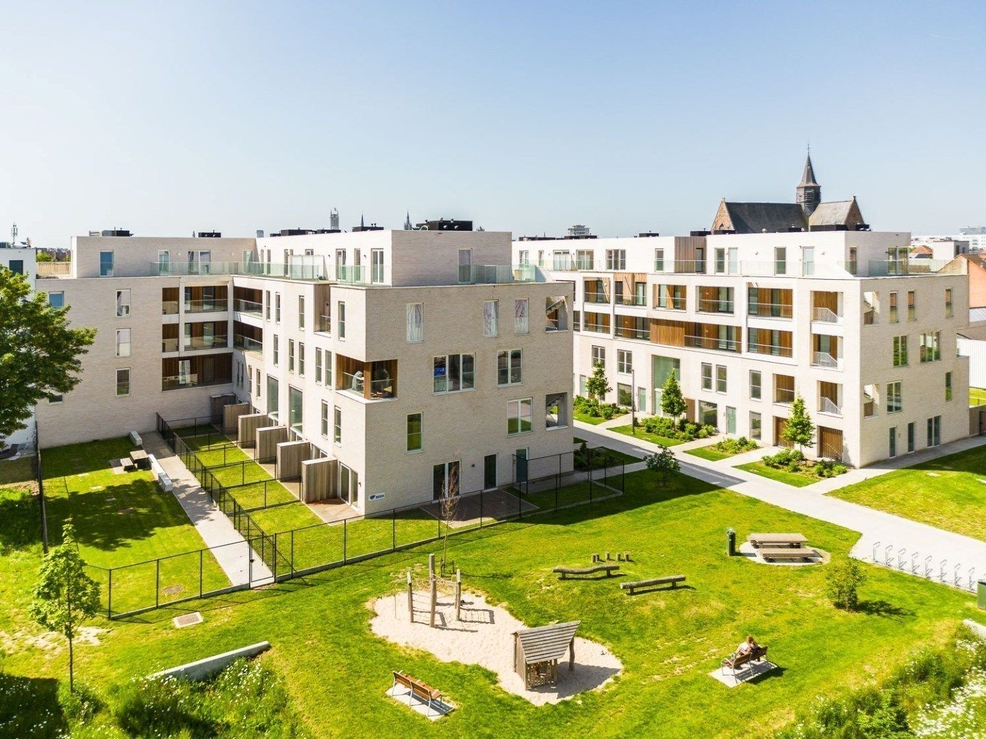 Ruim en energiezuinig appartement met twee slaapkamers op toplocatie in Gent foto 3