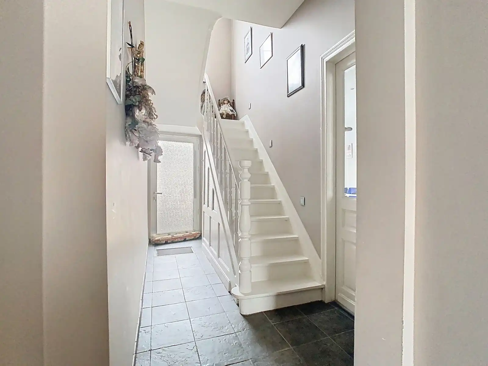 Praktische Rijwoning met 3 SLPK én tuin, te Gijzegem! foto 10