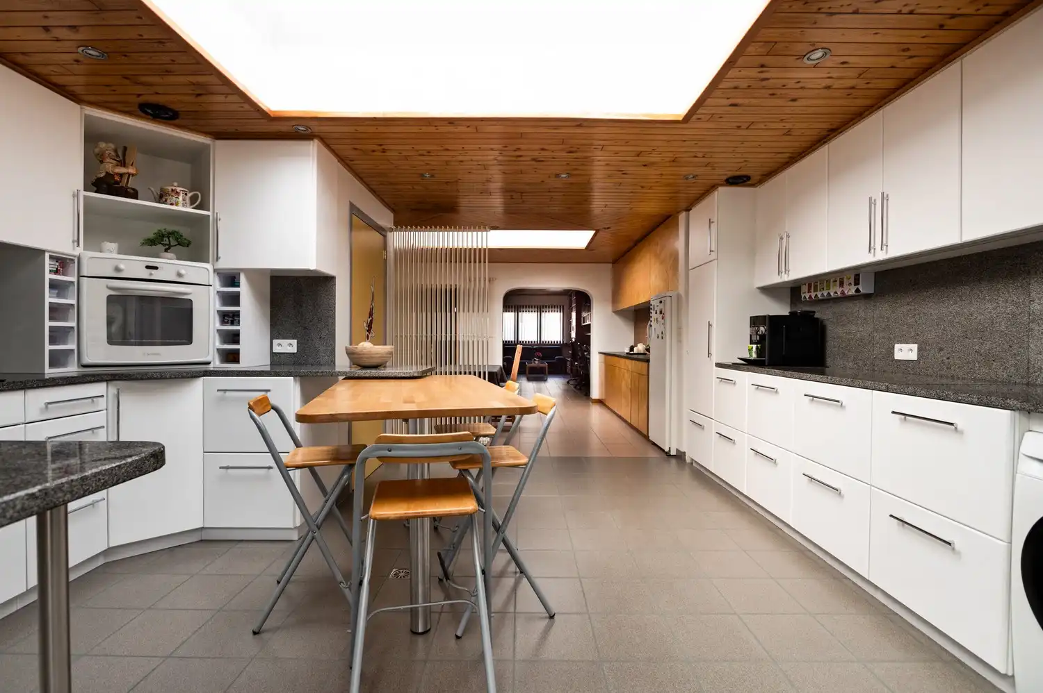 Gezellige woning met 3 slaapkamers en tuin met vijver in Wijnegem foto 8