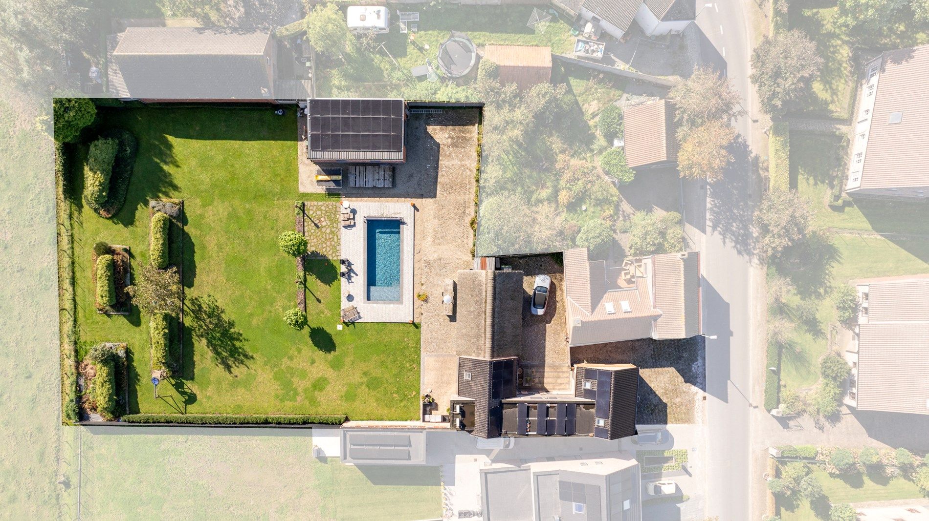 Droomhuis met 4 slk, prachtige tuin met zwembad en zoveel meer foto 1