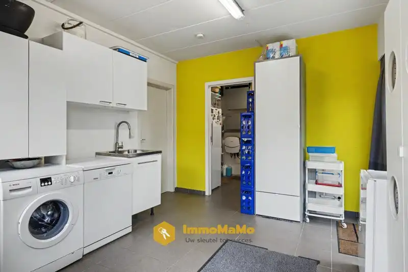 ZEER PRAKTISCHE EN RUIME WONING MET 6 SLAAPKAMERS TE KOOP foto 10