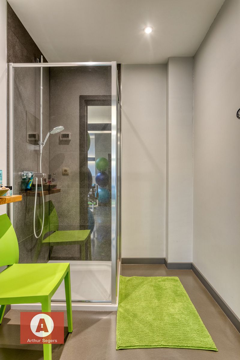 Energiezuinige handelsruimte + 3 privé auto-parkeer-plaatsen foto 20