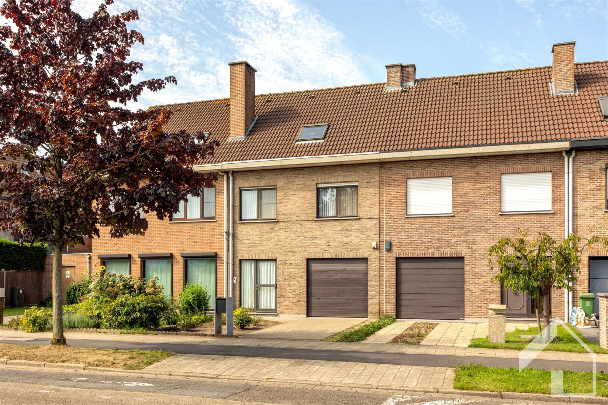 Hoofdfoto van de publicatie: Te renoveren woning op toplocatie!
