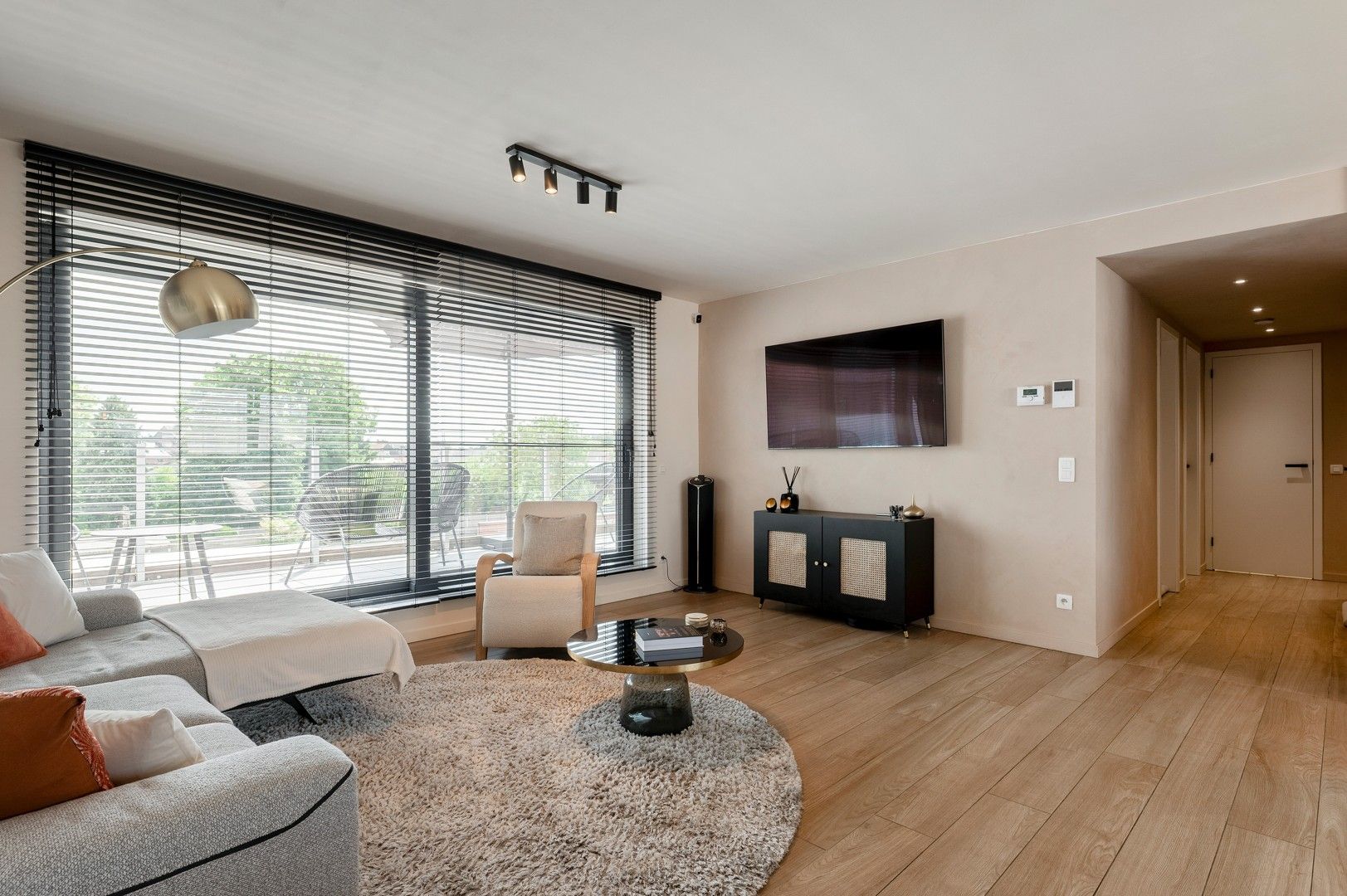 Instapklaar dakappartement met terras in het centrum van Putte foto 6