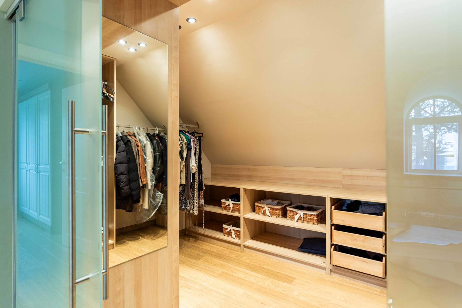 Perfect onderhouden gezinswoning met zwembad in Deux-Acren. foto 20