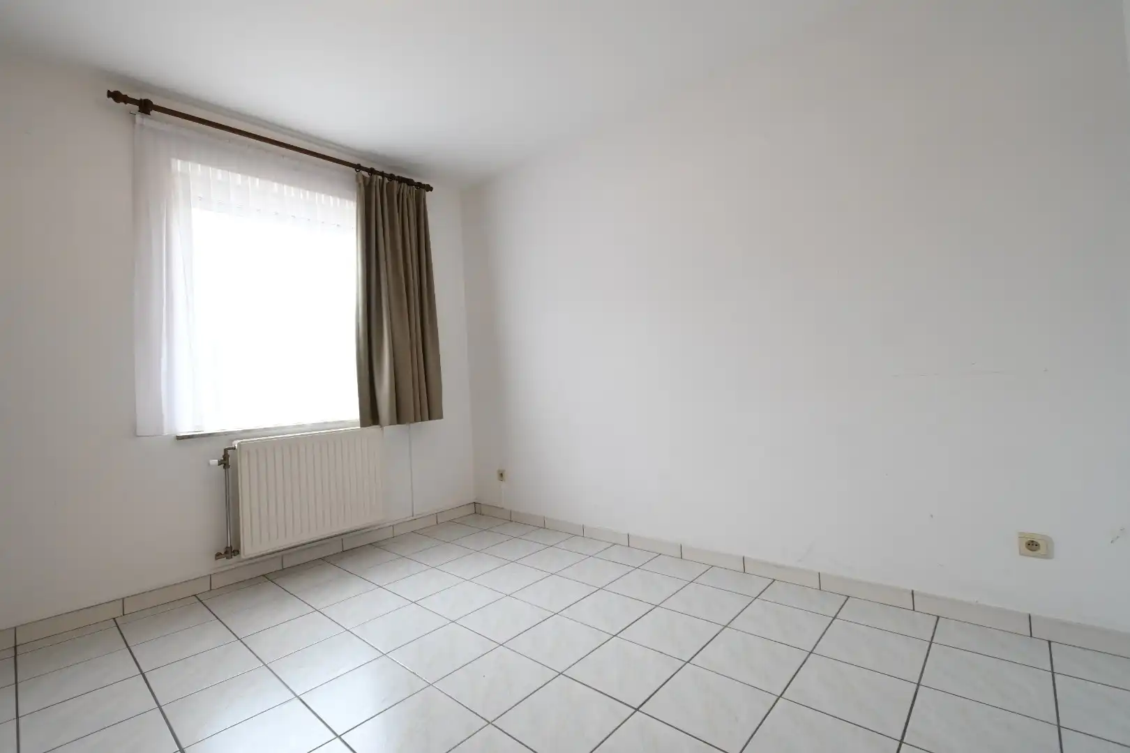 Gelijkvloers appartement met 2 slaapkamers en garage foto 12